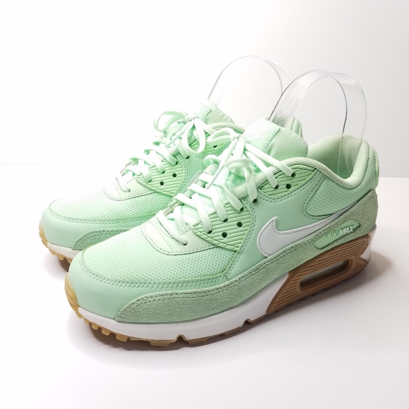 Nike Shoes - Nike Airmax Mint Athletic Basketball Sneakers 6.5